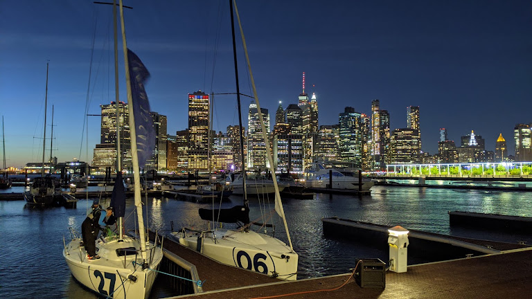 Brooklyn Bridge Park – Pier 6 – Beach Volleyball Courts