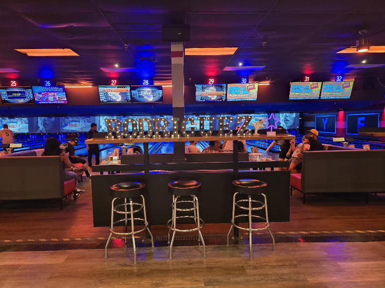 Lucky Strike Montebello — Sports Club in Montebello, California