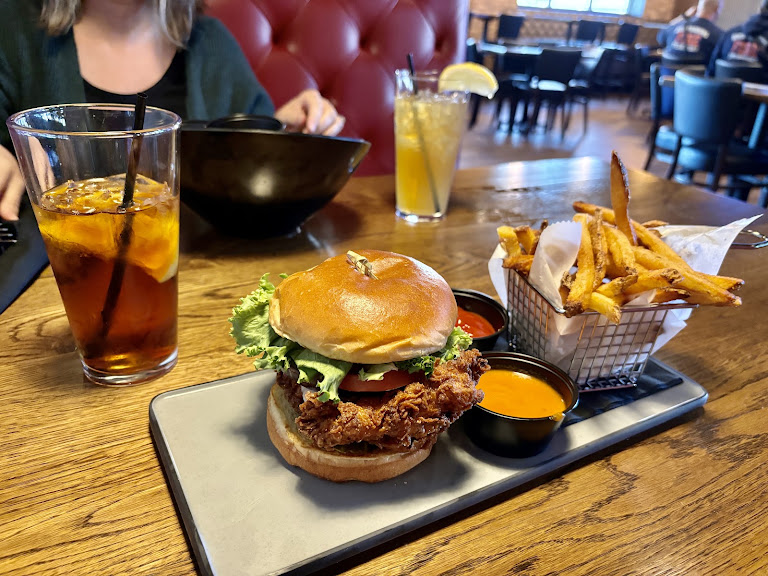 Pinheads & Alley's Alehouse — Brownsburg, Indiana (2)