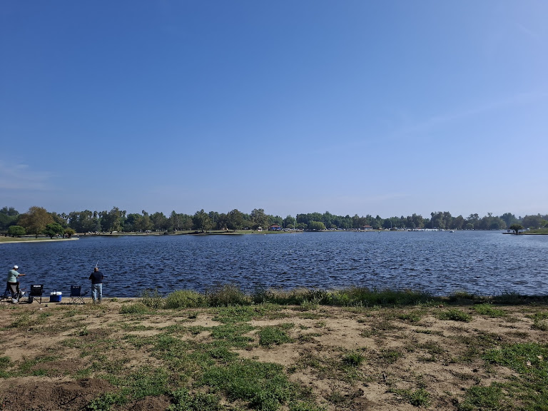 Wheel Fun Rentals | Lake Balboa Boat Rentals