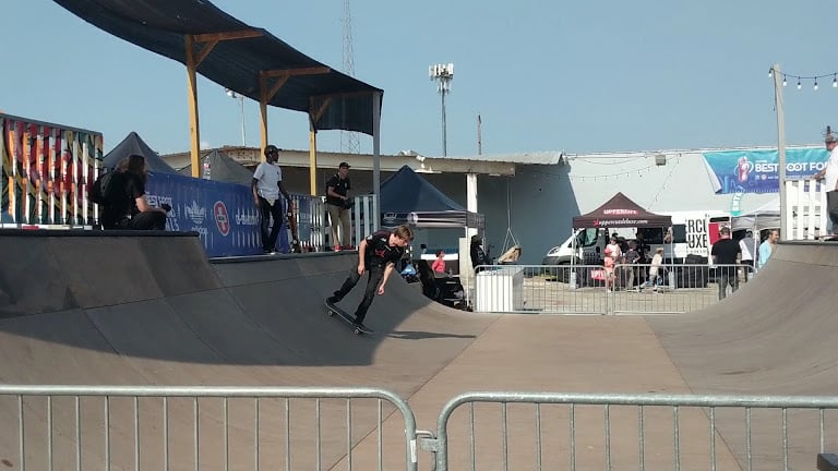 4DWN — Dallas, Texas (2)