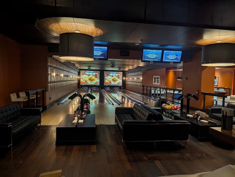 810 Entertainment – Houston — Bowling venue in Texas