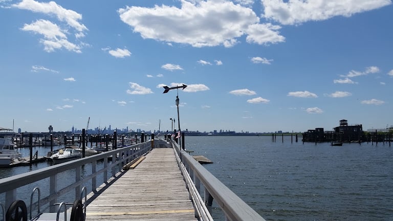 Arrow Yacht Club Inc