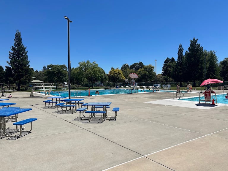 Arroyo Pool