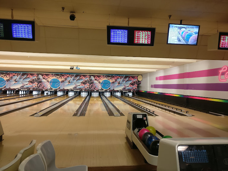Camelot Bowl — Collinsville, Illinois (2)