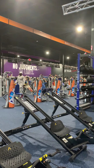 Crunch Fitness - East Colonial — Orlando, Florida (2)