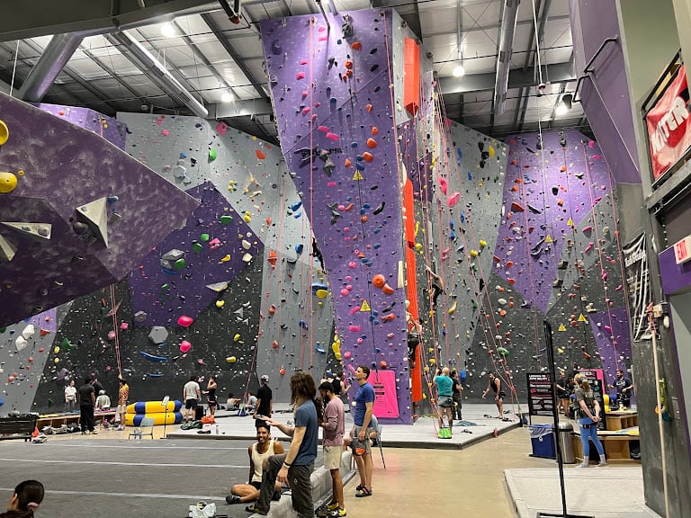 DYNO Detroit Climbing — Detroit, Michigan (2)