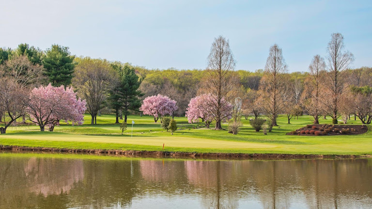 Eagle’s Nest Country Club Eagle’s Nest Country Club