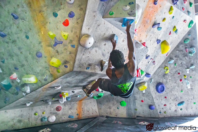 Hangar 18 Indoor Climbing Gym – Long Beach