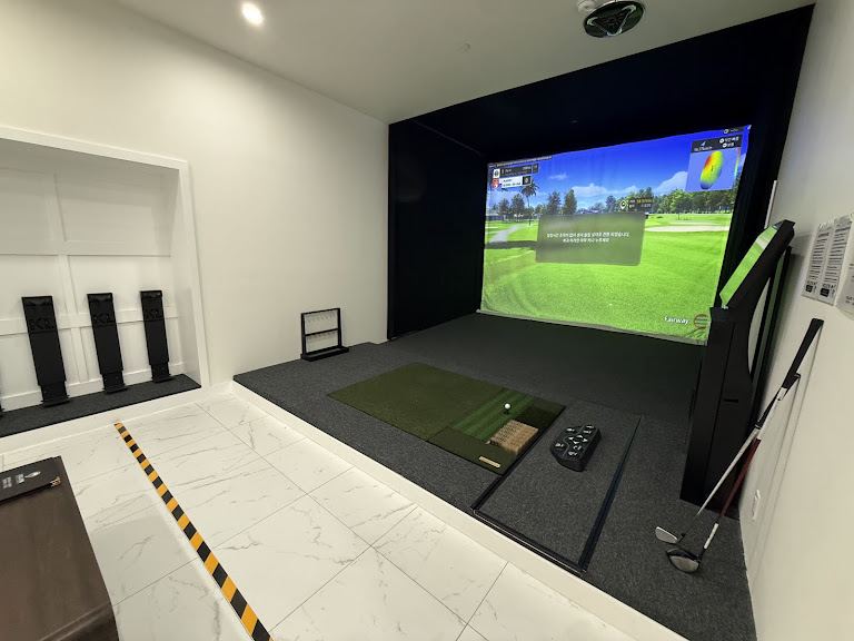 HOLE19 Golf Lounge