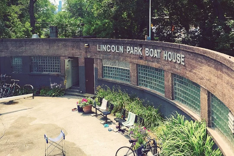 Lincoln Park Boat Club – Lincoln Park Boathouse — Sports Club in Chicago, Illinois
