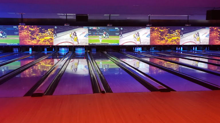Lucky Strike Queens — Woodside, New York (3)