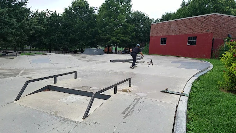 McCarren Skatepark — Brooklyn, New York (3)