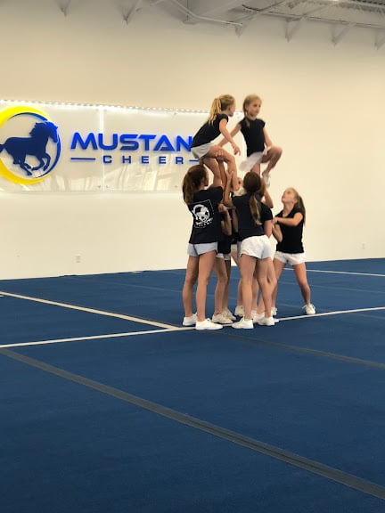 Mustang Cheer — Dallas, Texas (2)