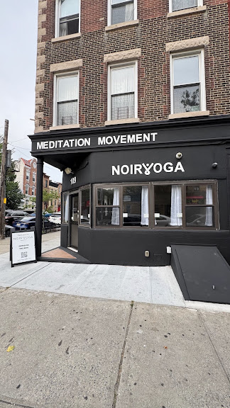 Noir Yoga