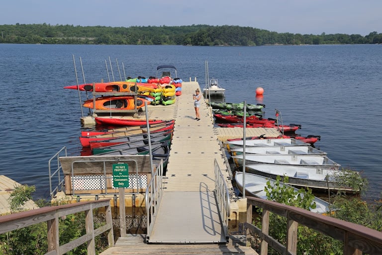 Paddle Boston: Stoneham Spot Pond — Kayaking venue in Massachusetts