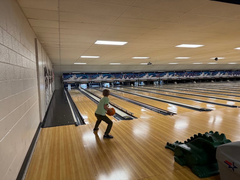 PinHeadz Bowling Center