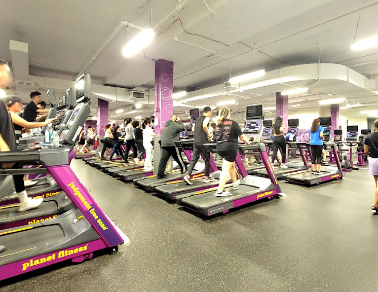 Planet Fitness — Fresh Meadows, New York (2)