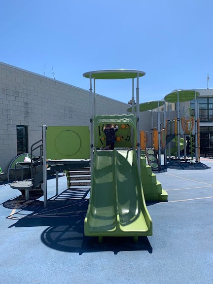 S E Tennis & Learning Center