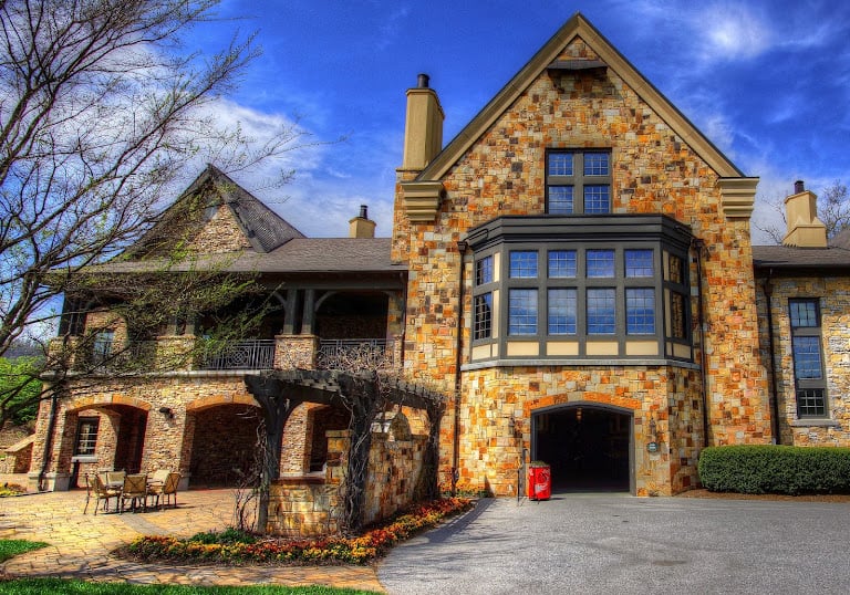 The Cliffs at Walnut Cove – Golf Course & Clubhouse