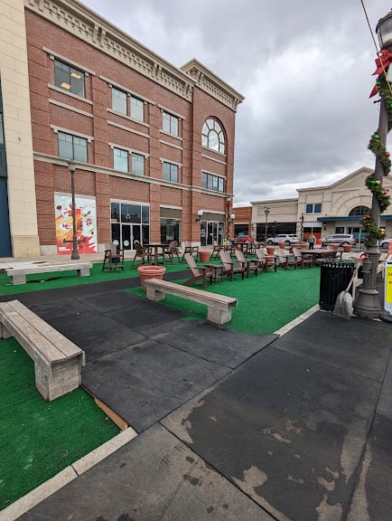 The Rink at Zona Rosa