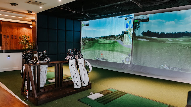 Wins’ Society Golf — Golf venue in Brooklyn, New York