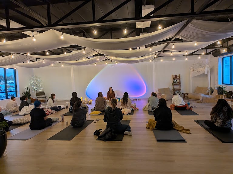 Yoga Moth